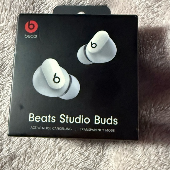Apple Other - Apple Beats Studio Buds - White